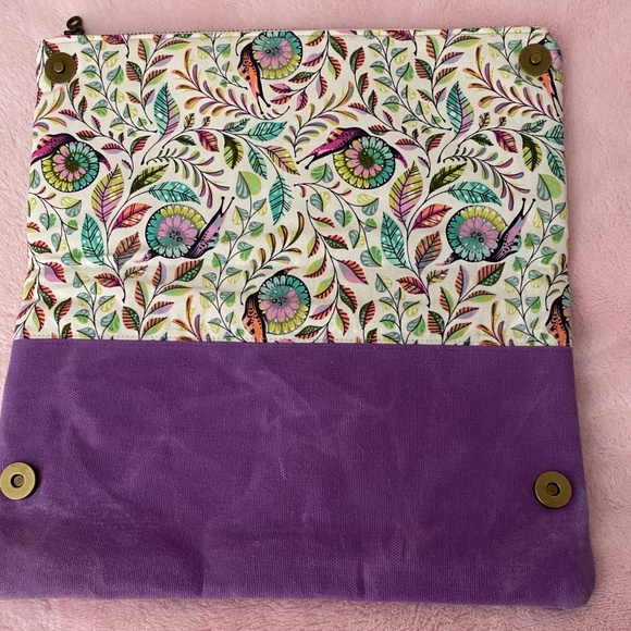 New Clutch Purse Pretty Summer Colors and Pattern - Picture 3 of 3